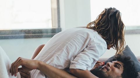 Ihn zum Höhepunkt bringen: Die perfekte Liebhaberin: So bringst du ihn um den Verstand! - Foto: iStock