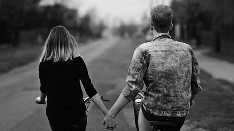 Liebe ohne Zukunft: So kommst du aus einer On-Off-Beziehung raus - Foto: Unsplash.com/sabina_ciesielska