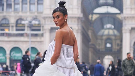 Bester trägerloser BH an einer Influencerin - Foto: IMAGO / Independent Photo Agency Int.