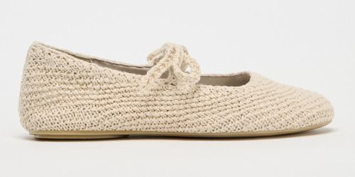 Ballerinas mit Schleife aus Häkelstoff