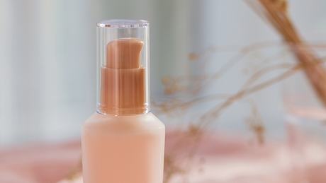 Chemisches Peeling - Foto: iStock/ Ekaterina Klishevnik 