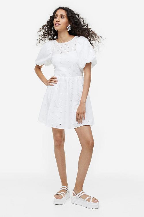 Kleid mit Puffärmeln