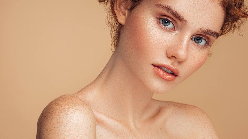 Peptide-Serum - Foto: iStock/ CoffeeAndMilk