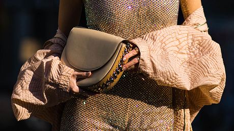 Shiny Nails - Foto: Getty Images / Edward Berthelot / Kontributor