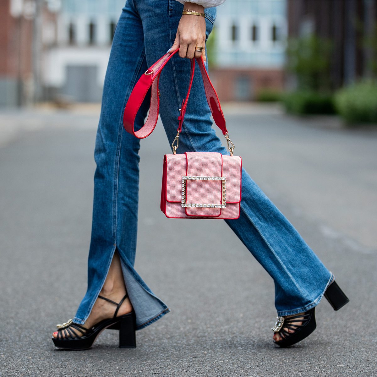 Streetstyle mit Slit Jeans
