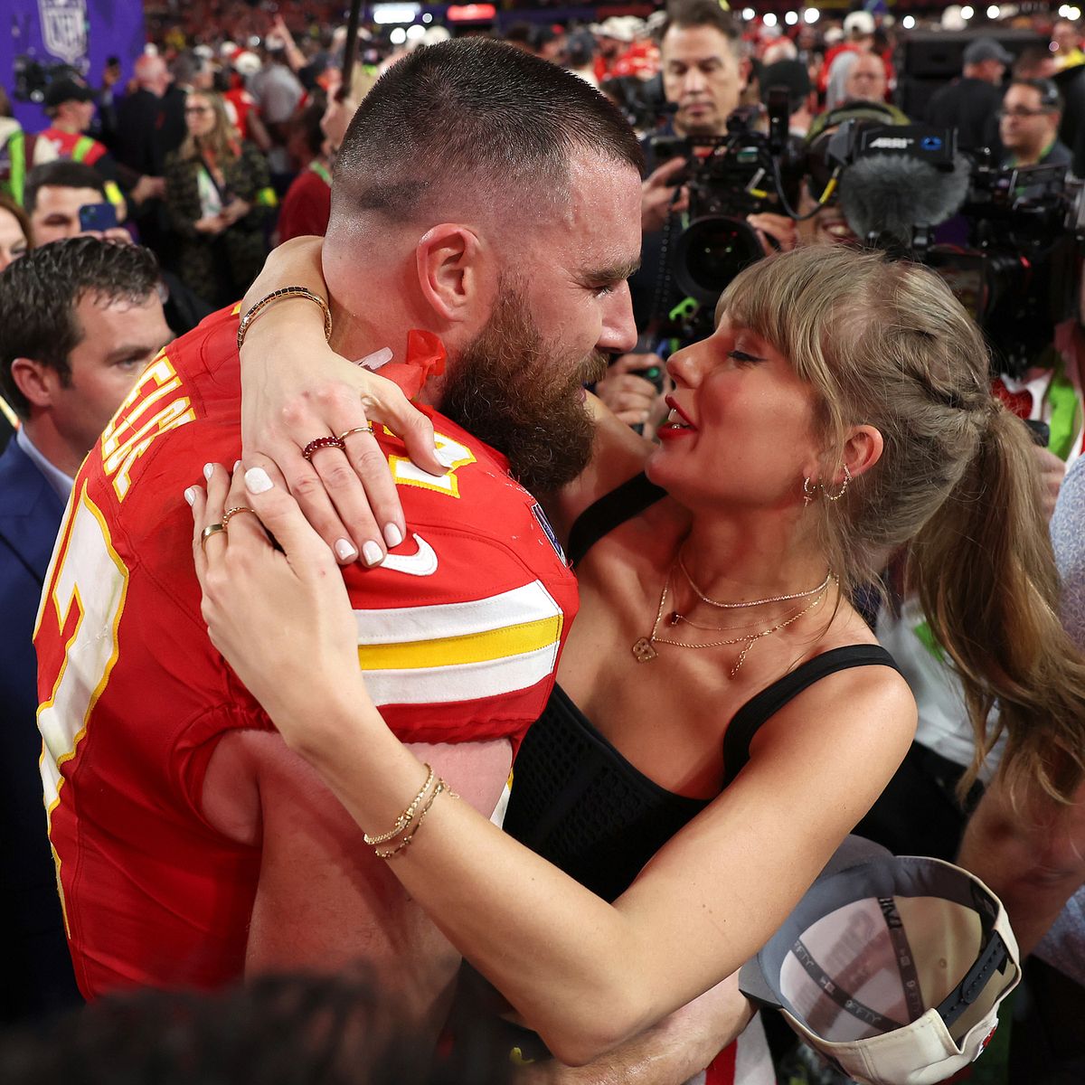 Taylor Swift und Travis Kelce beim Superbowl